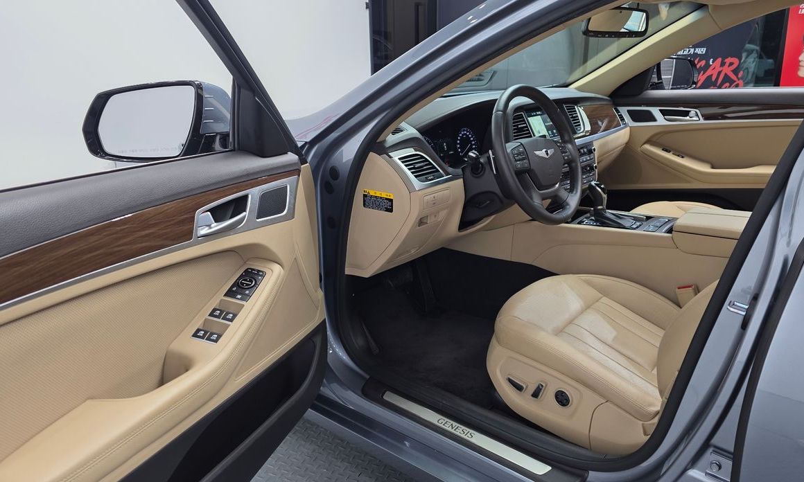 Hyundai Genesis 2016