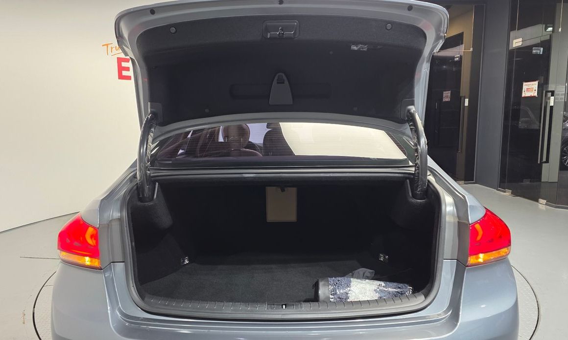 Hyundai Genesis 2016