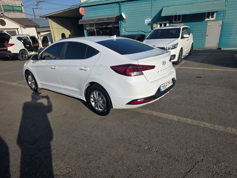 Hyundai AVANTE 2019