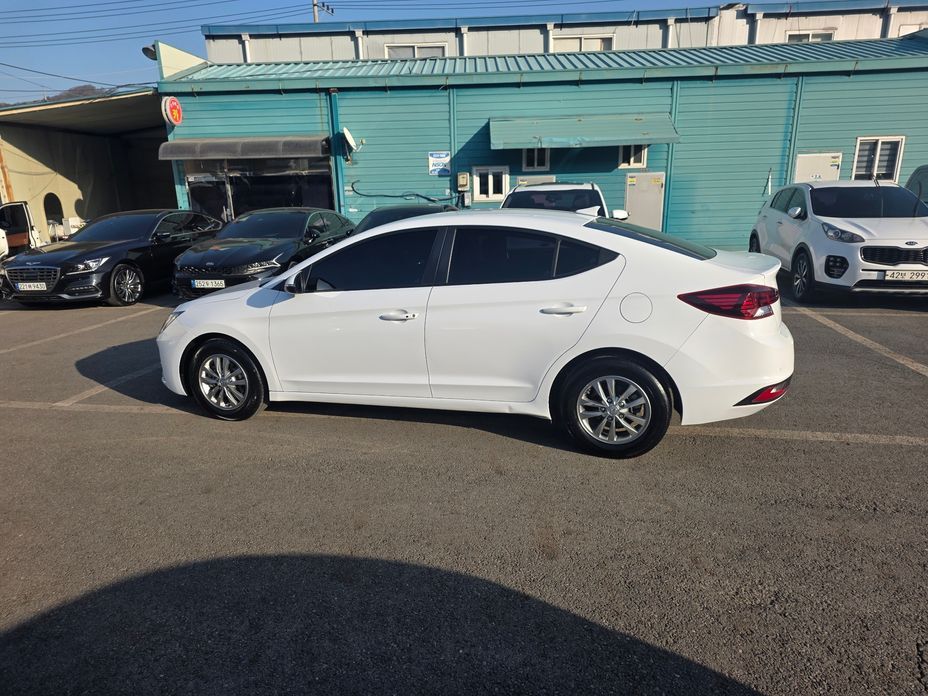 Hyundai AVANTE 2019