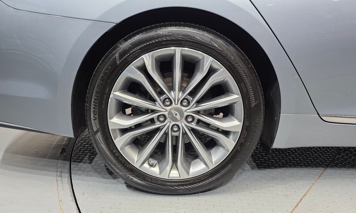 Hyundai Genesis 2016