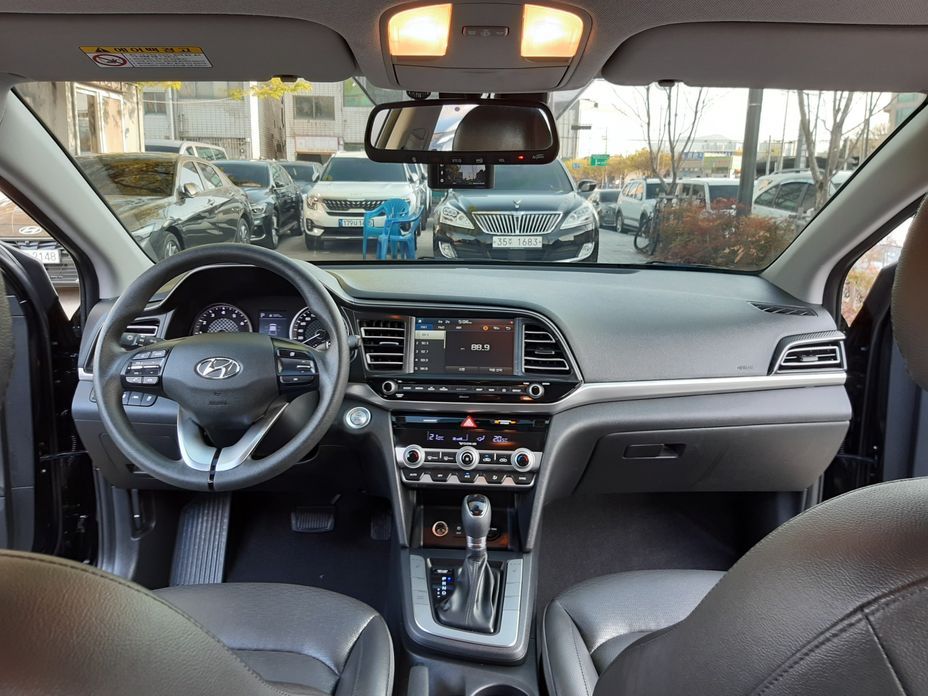 Hyundai AVANTE 2019