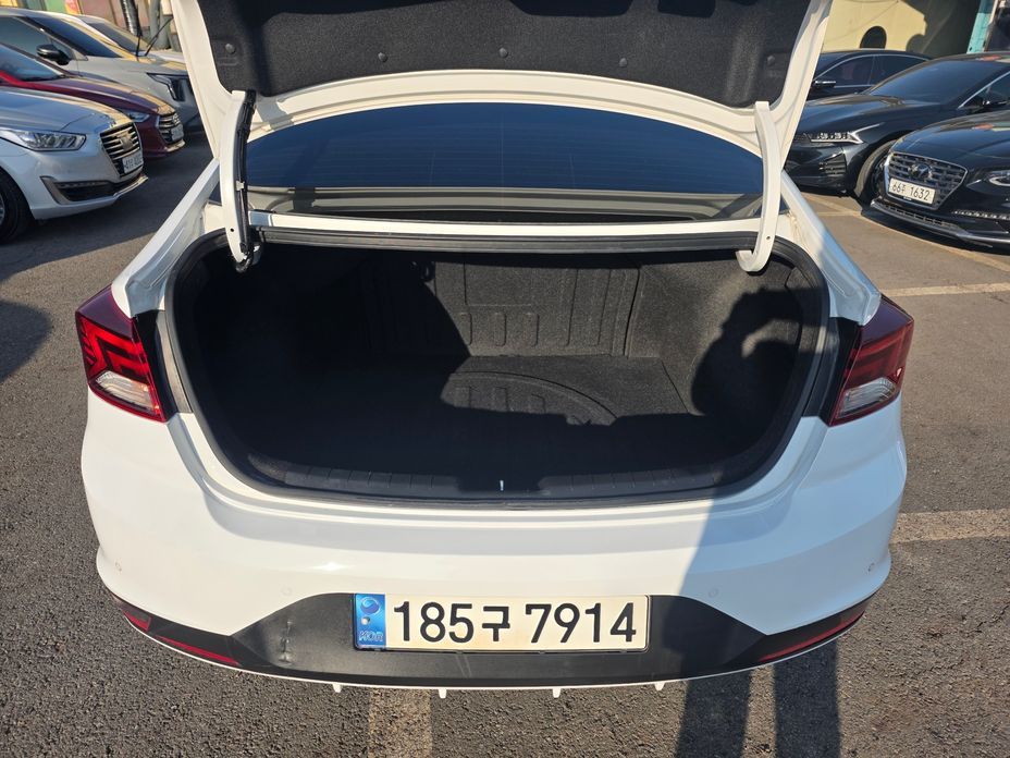 Hyundai AVANTE 2019
