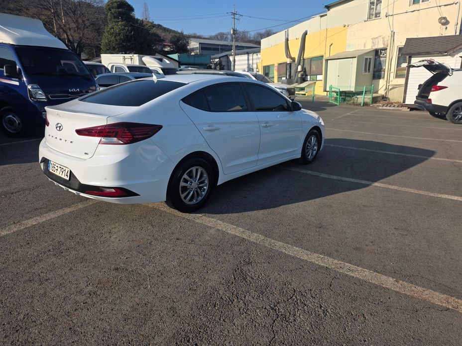 Hyundai AVANTE 2019