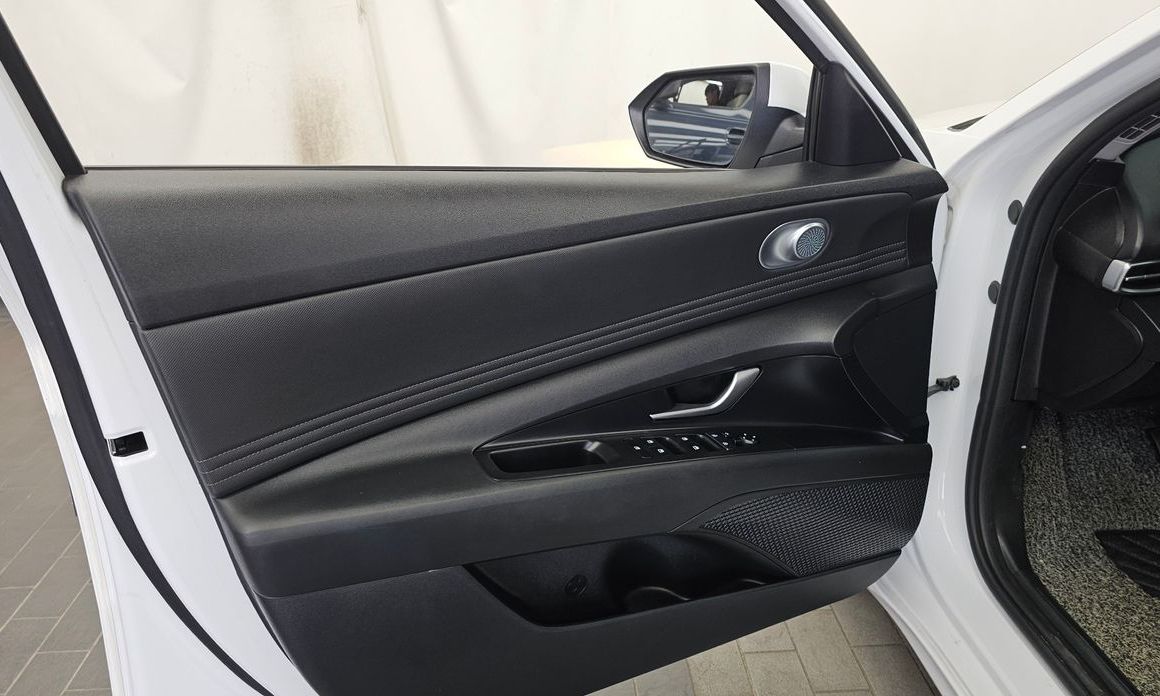 Hyundai AVANTE 2021