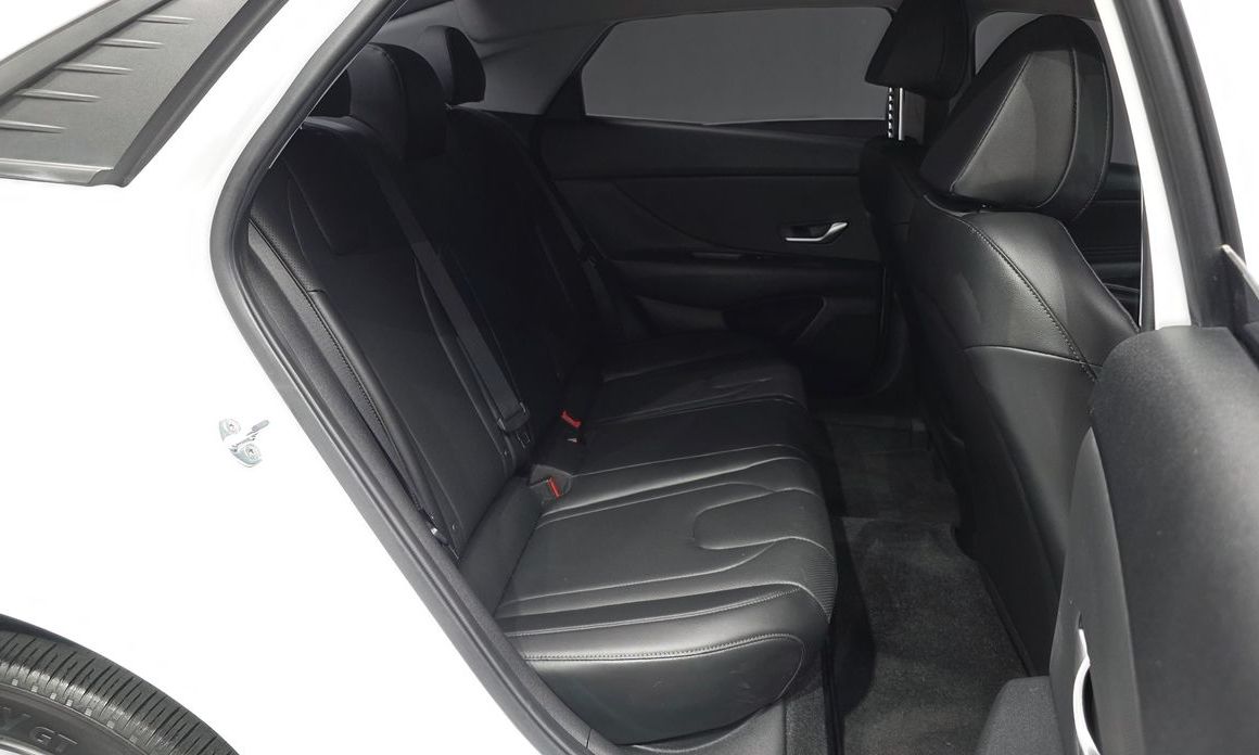 Hyundai AVANTE 2021