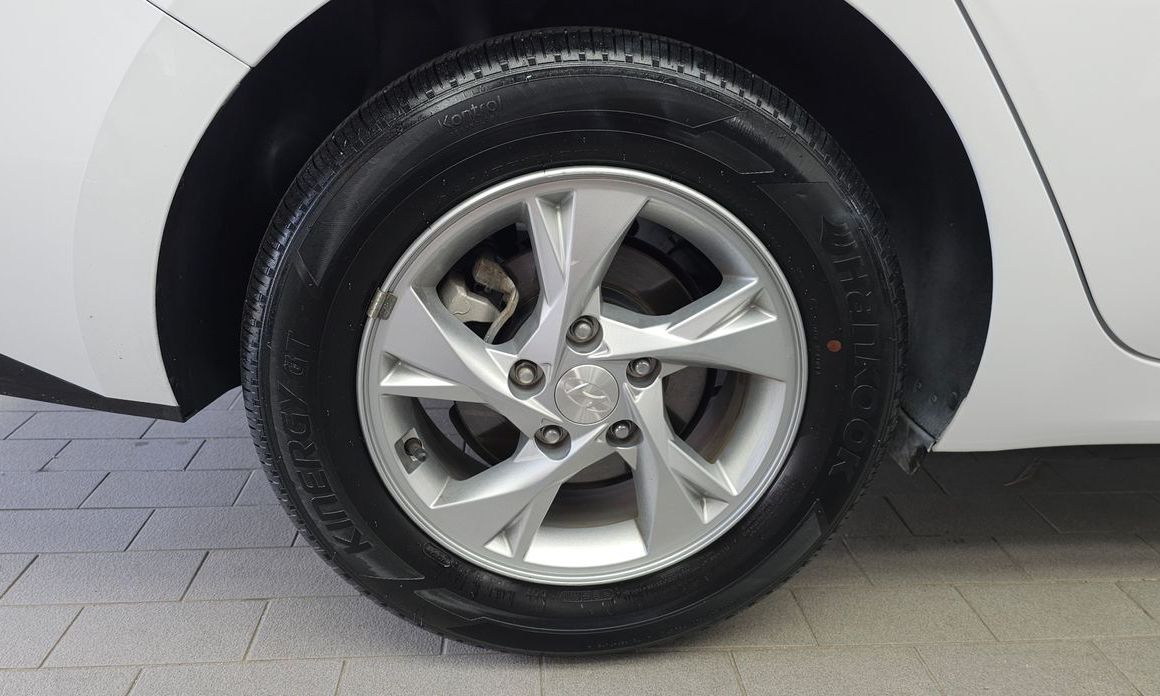 Hyundai AVANTE 2021