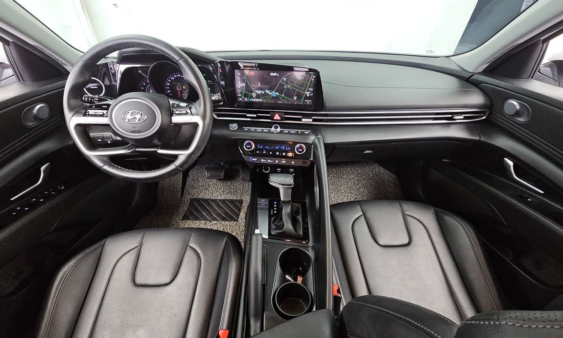 Hyundai AVANTE 2021