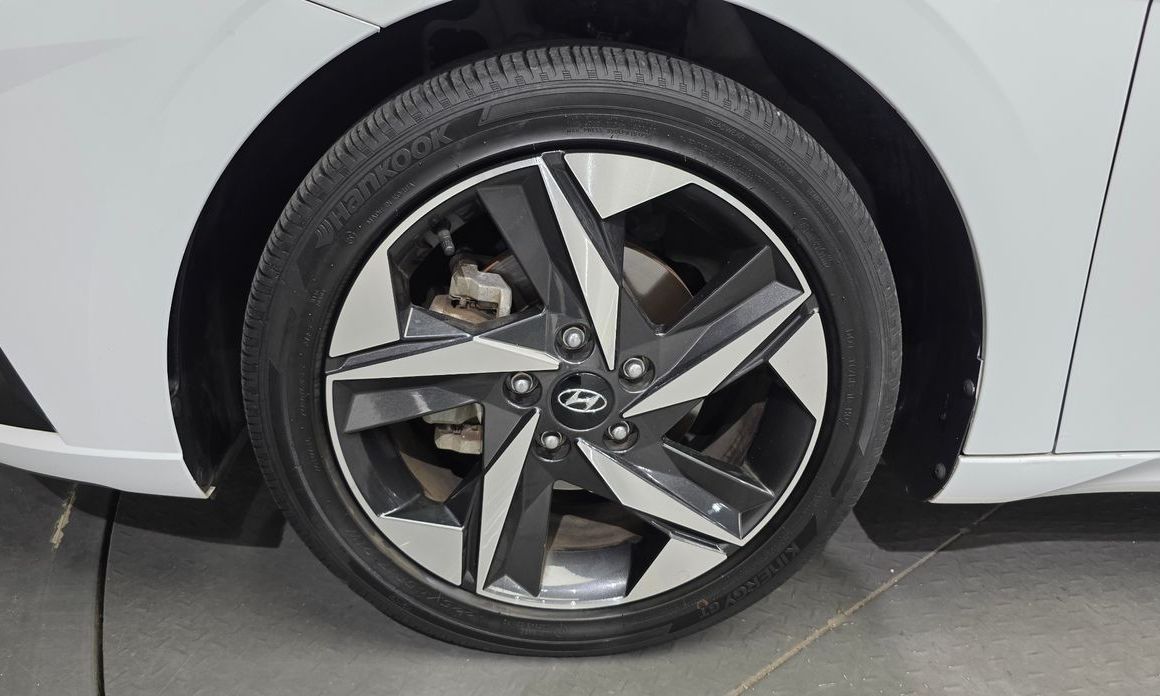 Hyundai AVANTE 2021