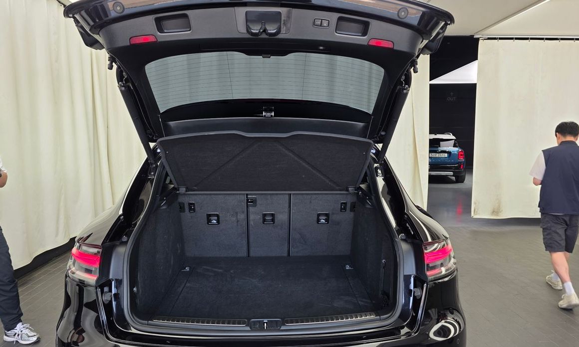 Porsche Macan 2021