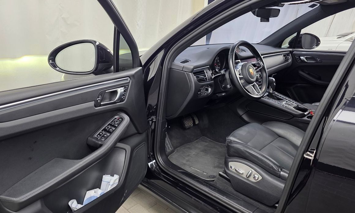 Porsche Macan 2021