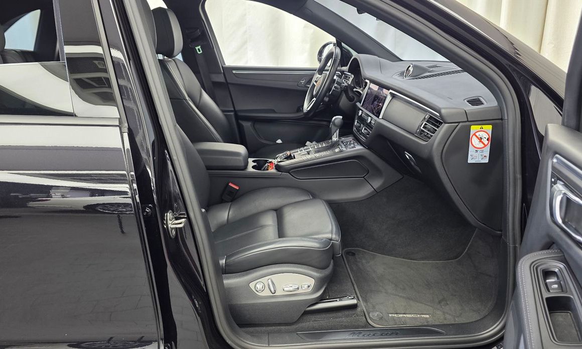 Porsche Macan 2021