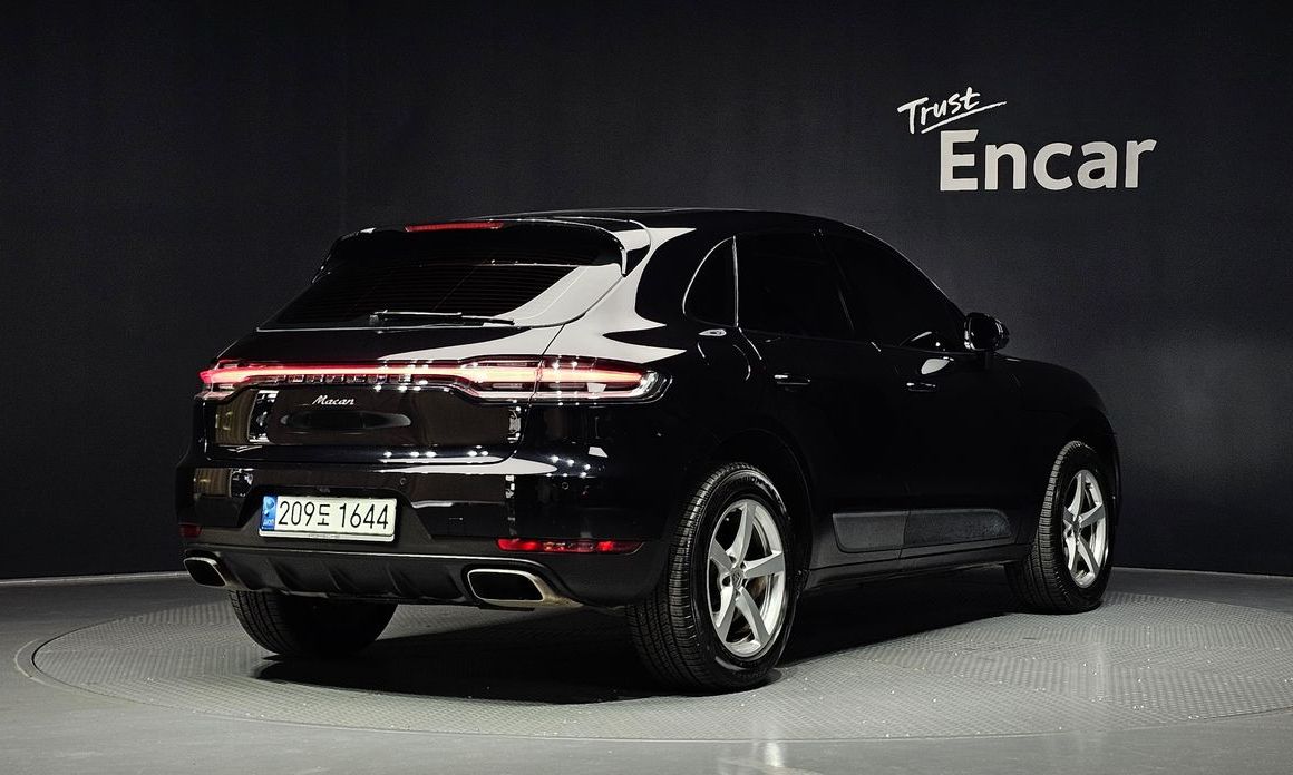 Porsche Macan 2021