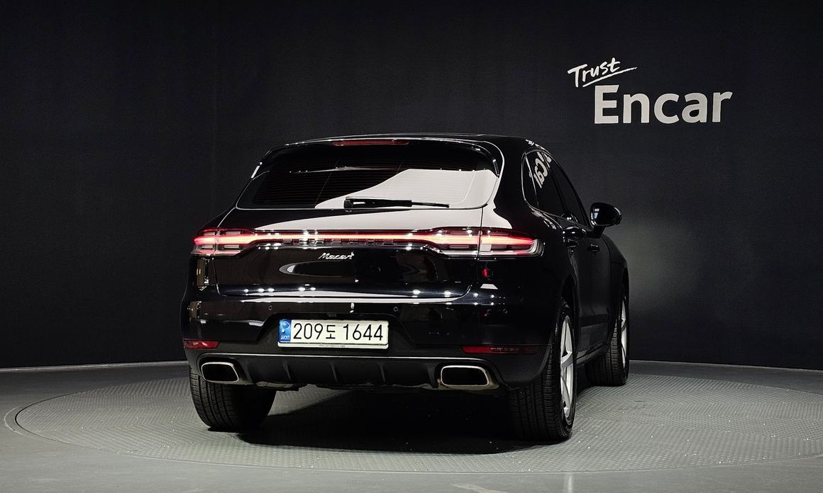 Porsche Macan 2021