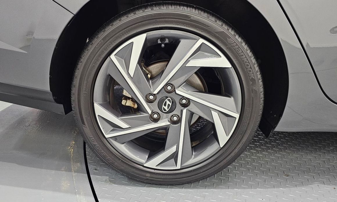 Hyundai AVANTE 2024
