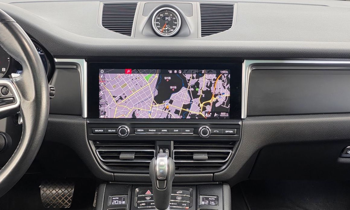 Porsche Macan 2021