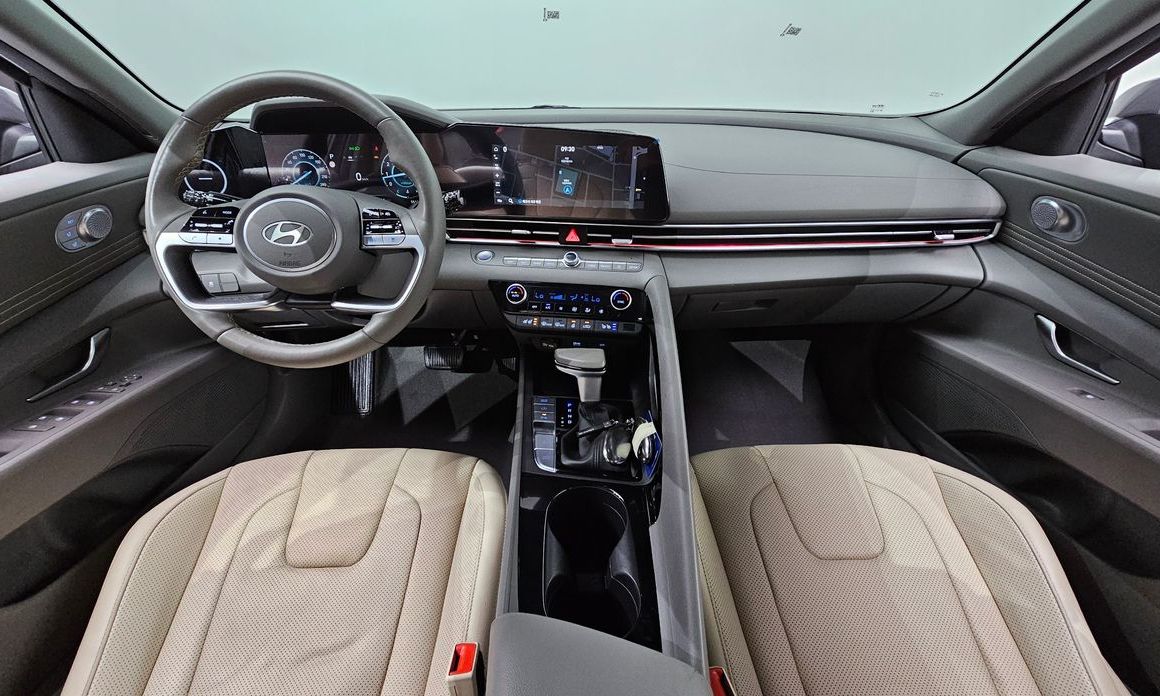 Hyundai AVANTE 2024