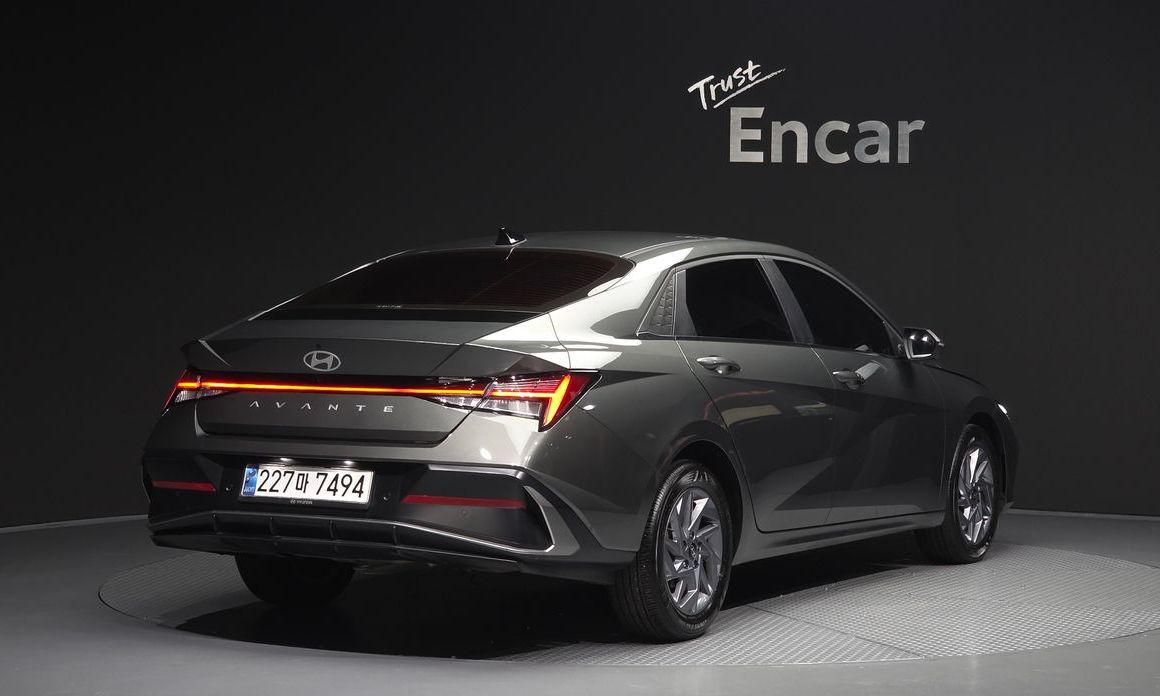 Hyundai AVANTE 2025