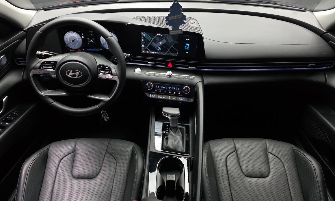 Hyundai AVANTE 2025
