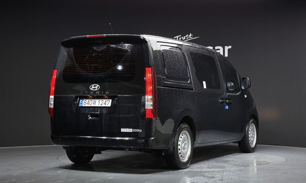 Hyundai Staria 2025