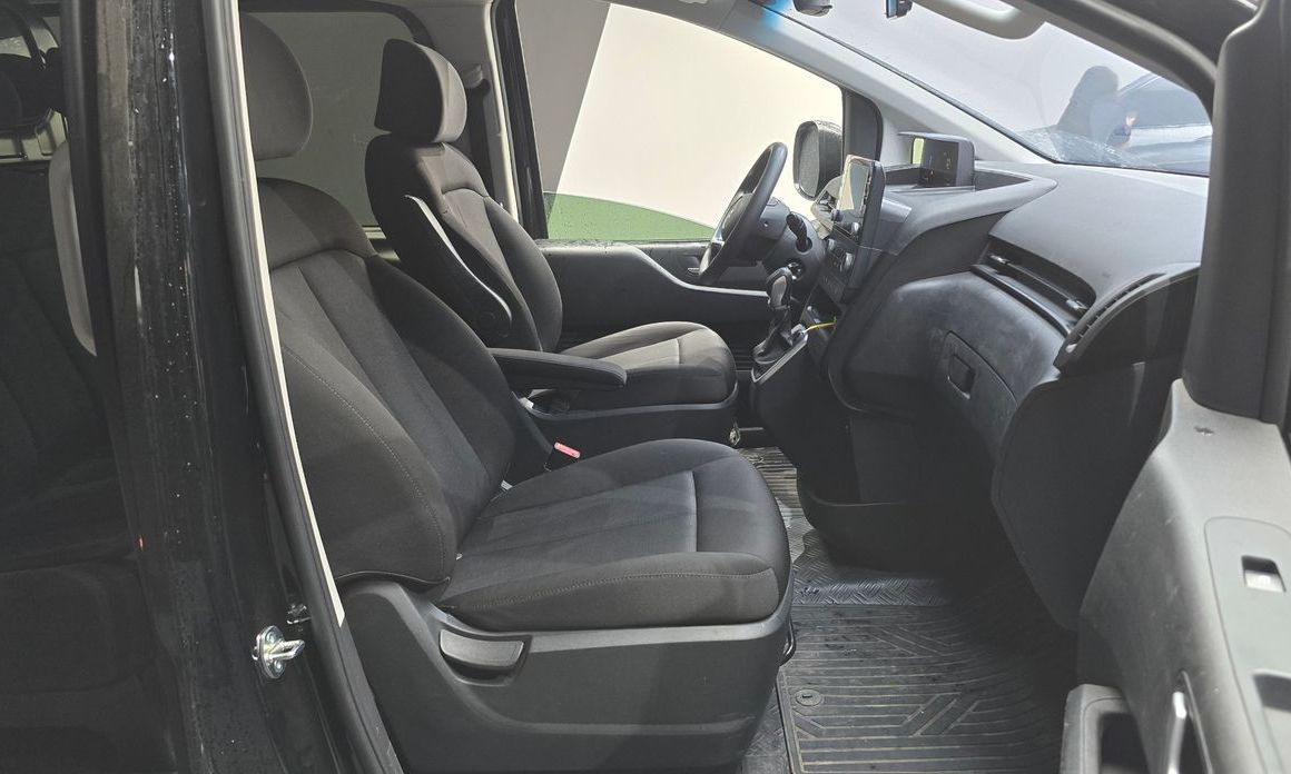 Hyundai Staria 2025