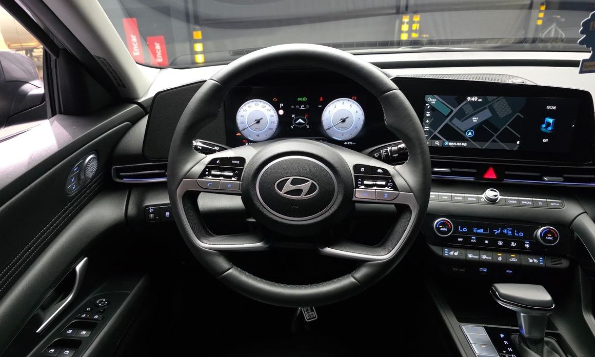 Hyundai AVANTE 2025