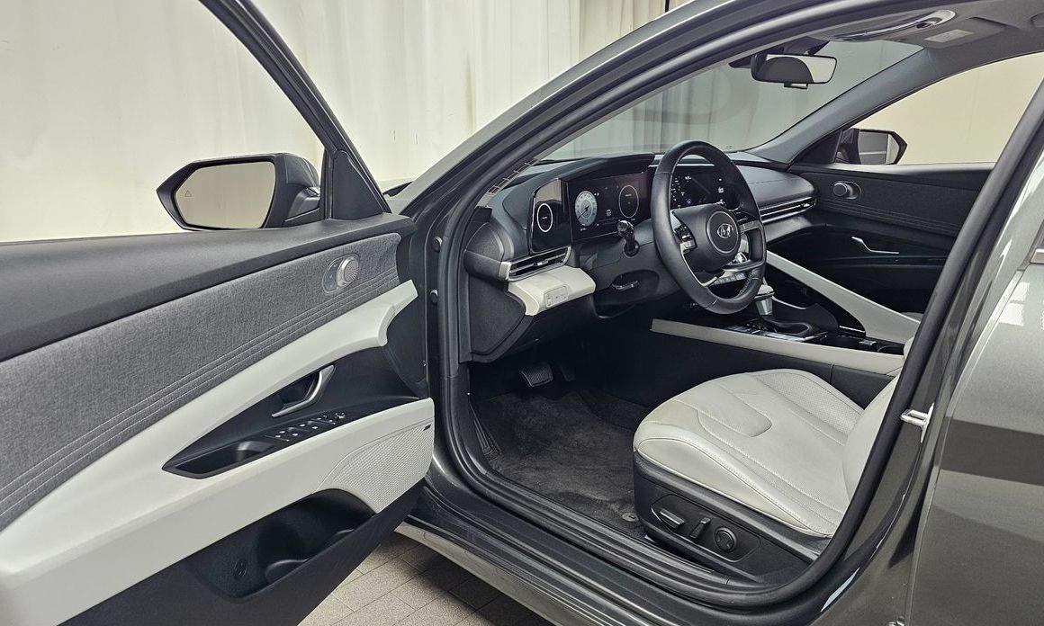 Hyundai AVANTE 2022