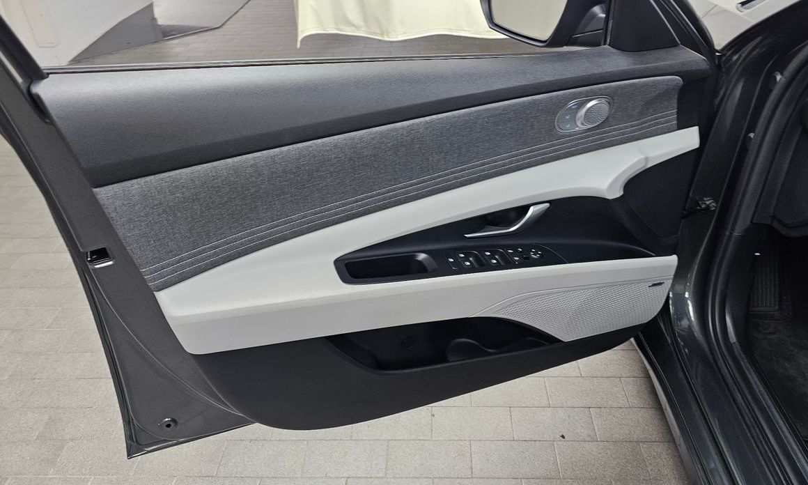 Hyundai AVANTE 2022