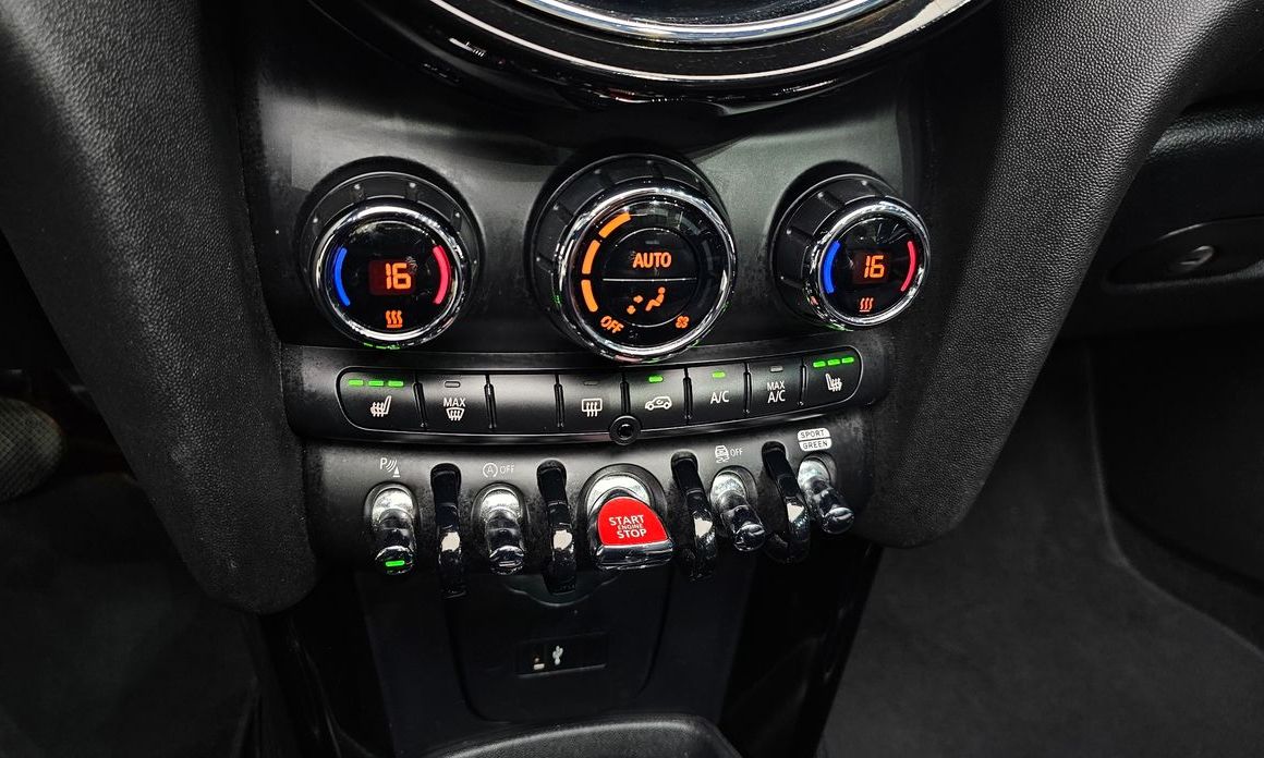 Mini Cooper Convertible 2024