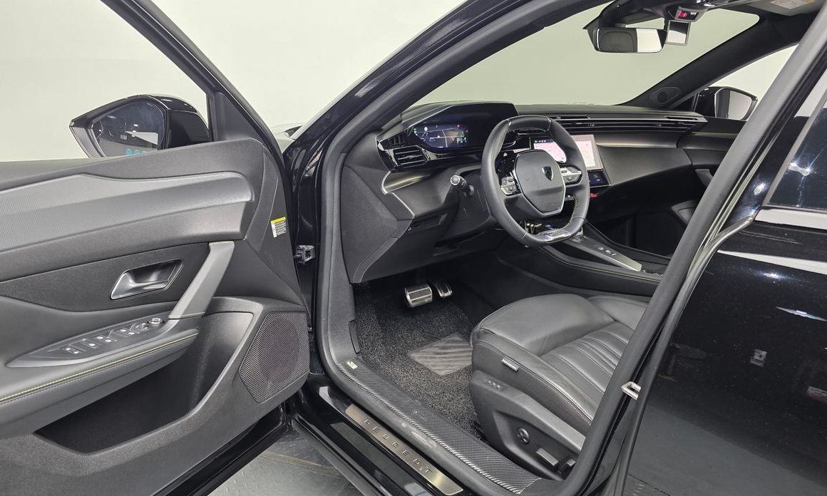 Peugeot 408 2023