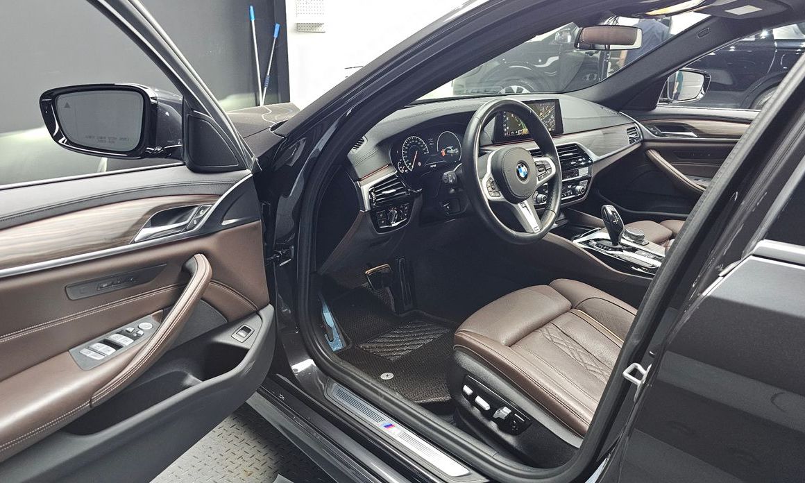 BMW 5-Series 2019