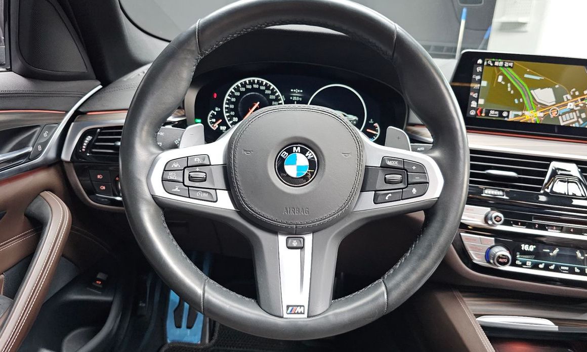 BMW 5-Series 2019