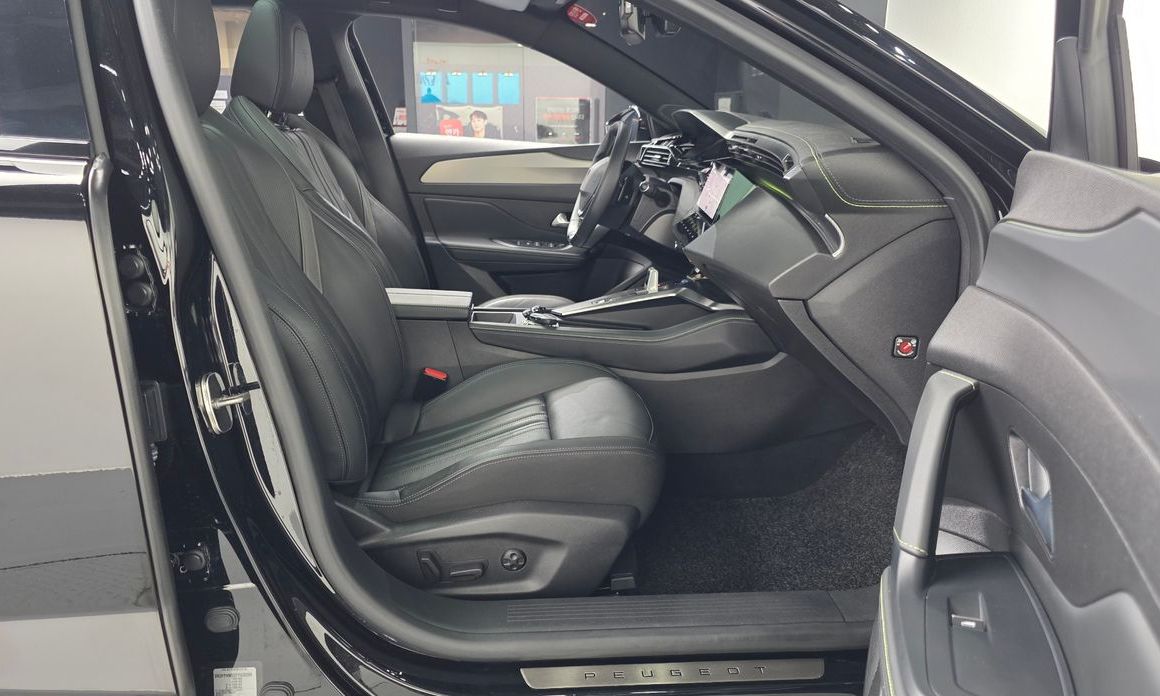 Peugeot 408 2023