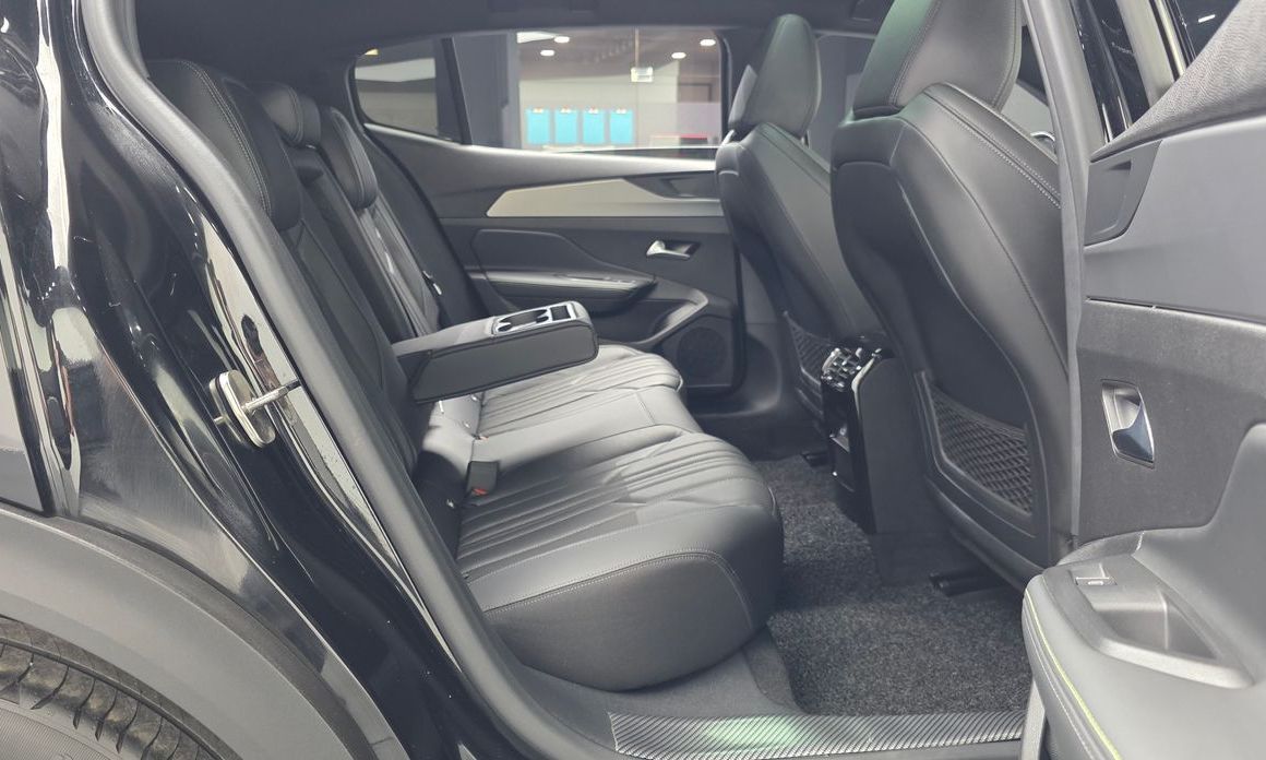 Peugeot 408 2023