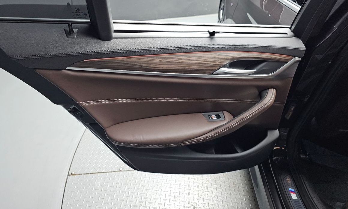 BMW 5-Series 2019