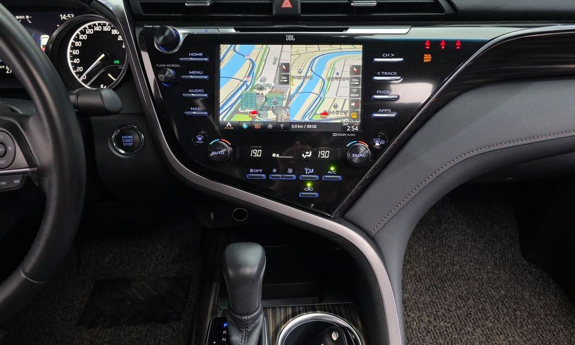 Toyota Camry 2019