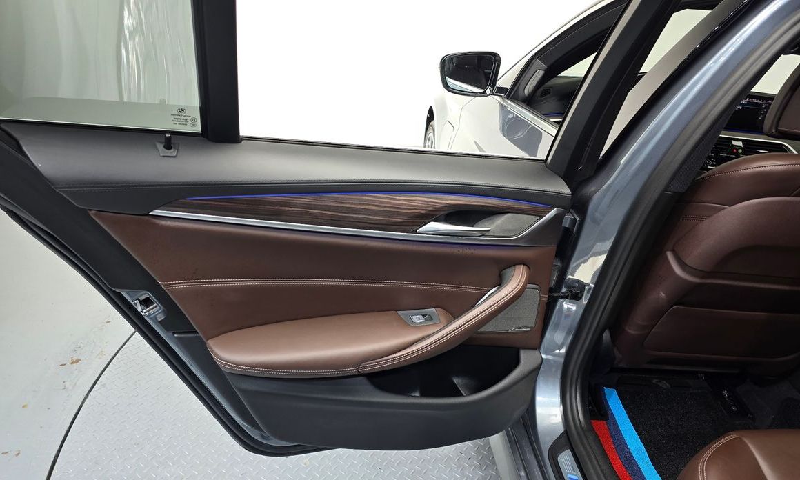 BMW 5-Series 2020