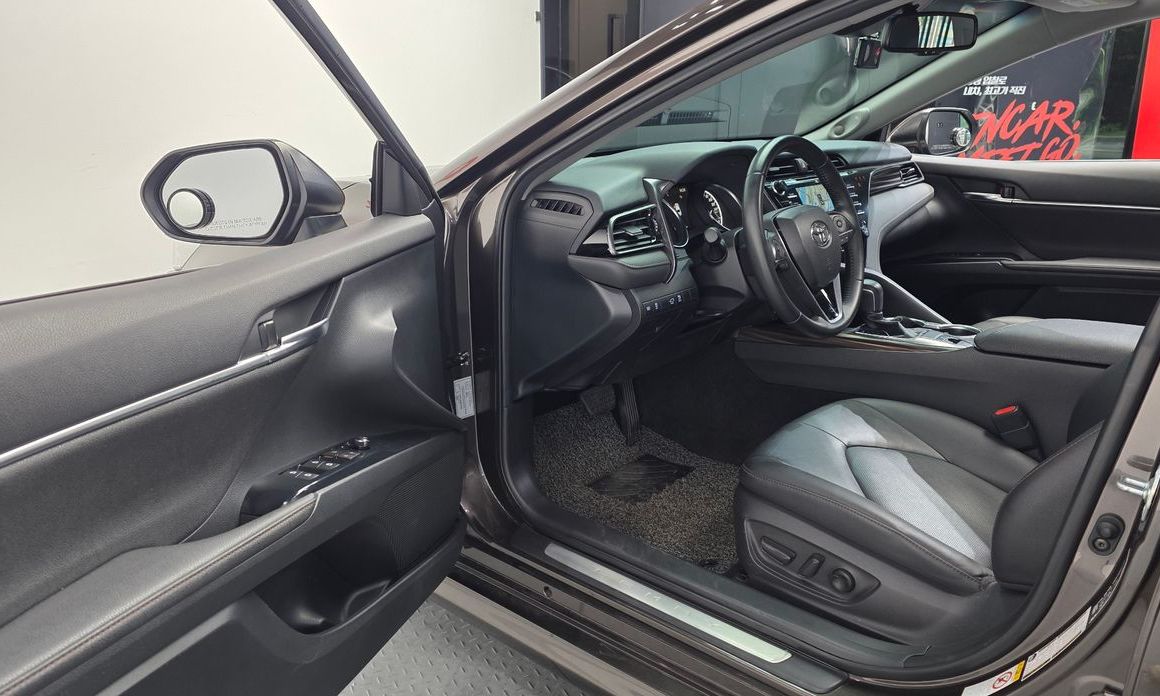 Toyota Camry 2019
