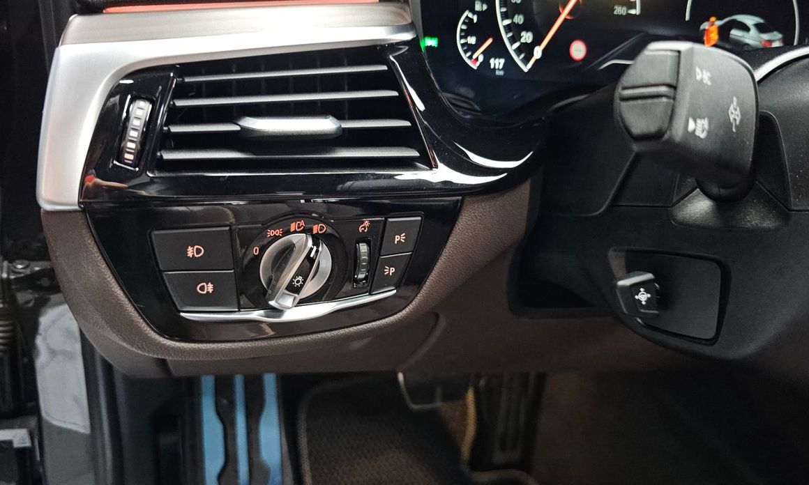 BMW 5-Series 2019