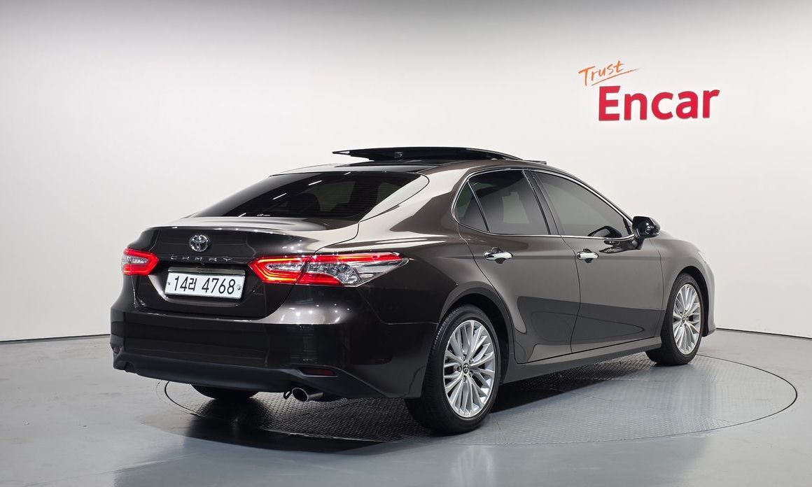 Toyota Camry 2019