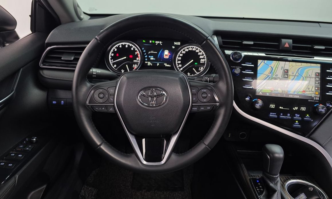 Toyota Camry 2019