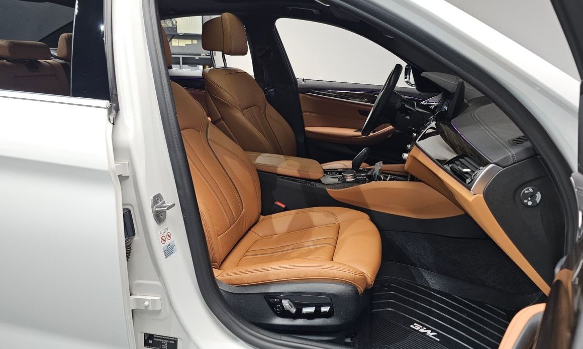 BMW 5-Series 2021