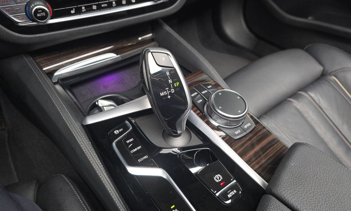 BMW 5-Series 2023