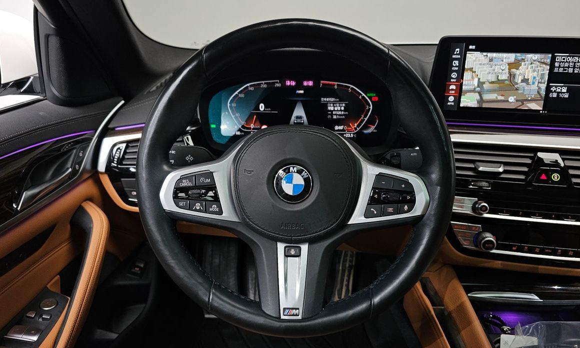 BMW 5-Series 2021