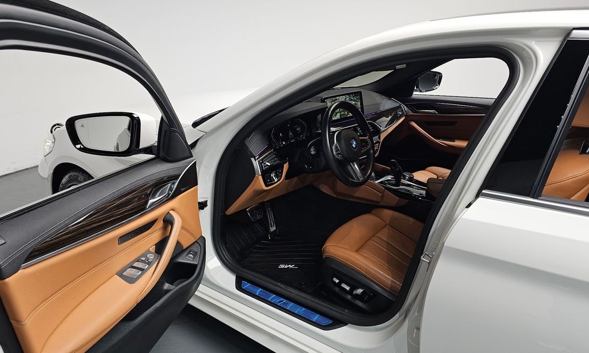 BMW 5-Series 2021
