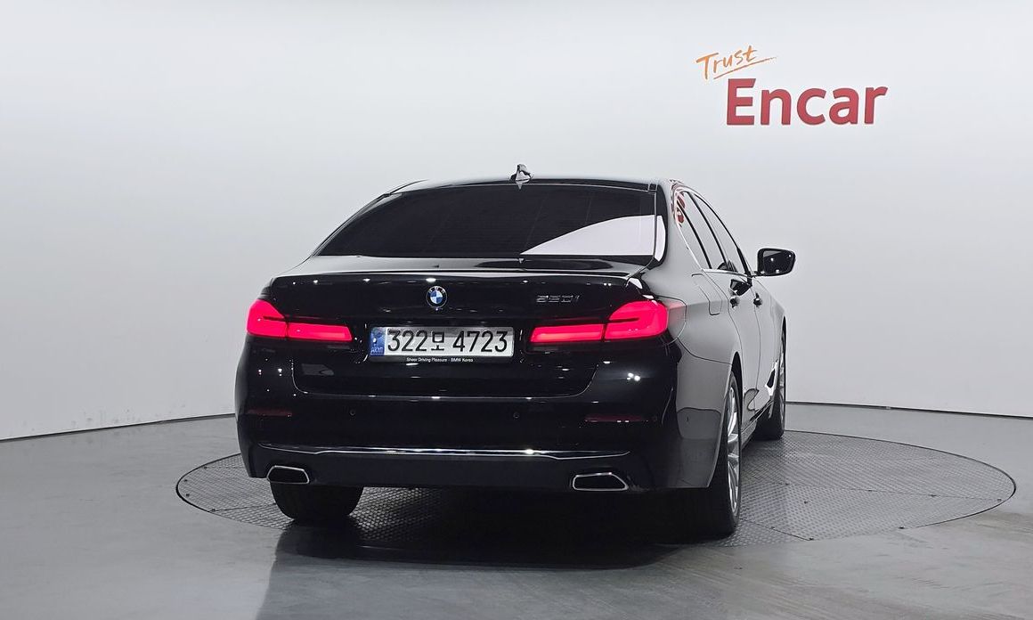 BMW 5-Series 2023