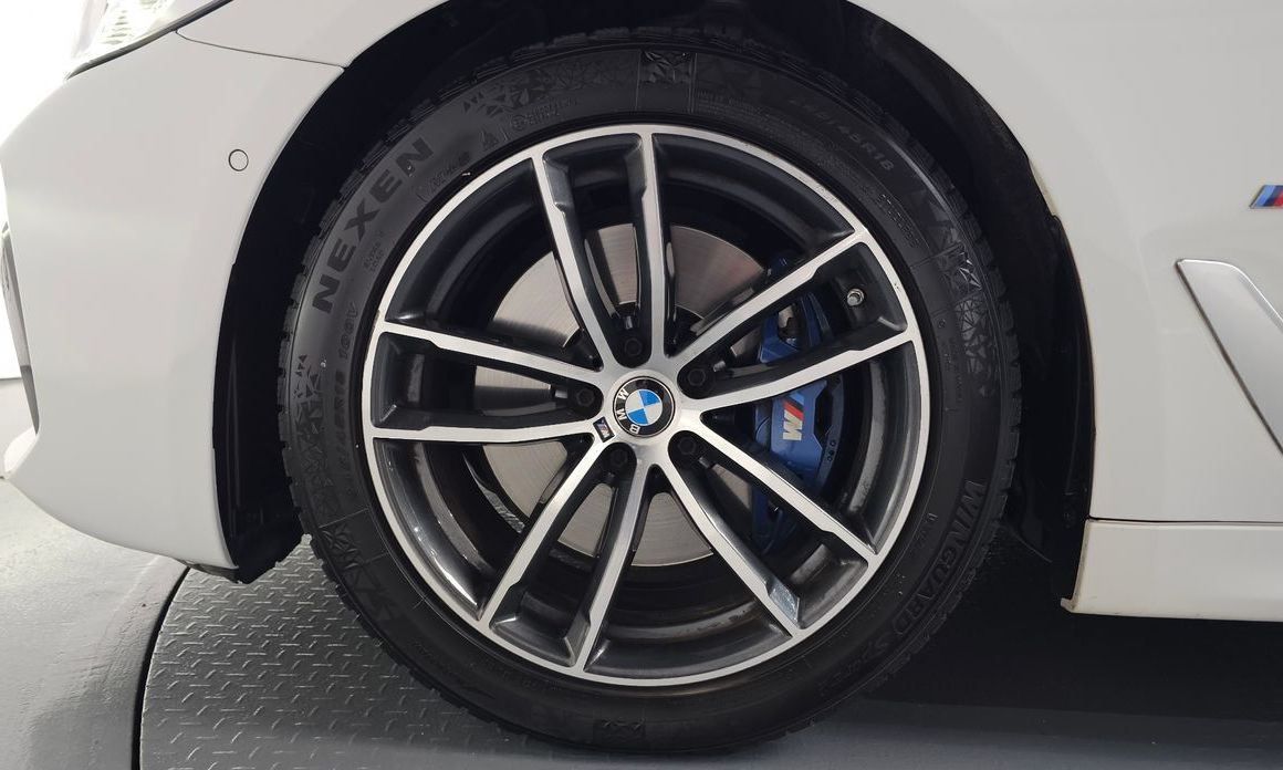 BMW 5-Series 2021