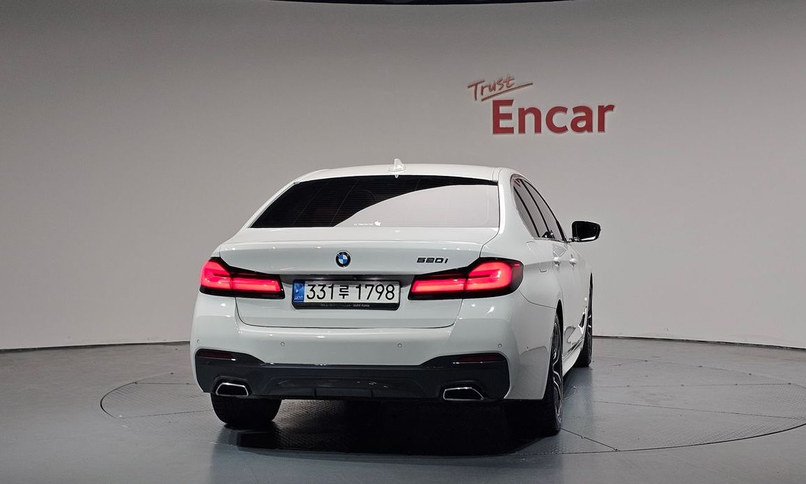 BMW 5-Series 2021