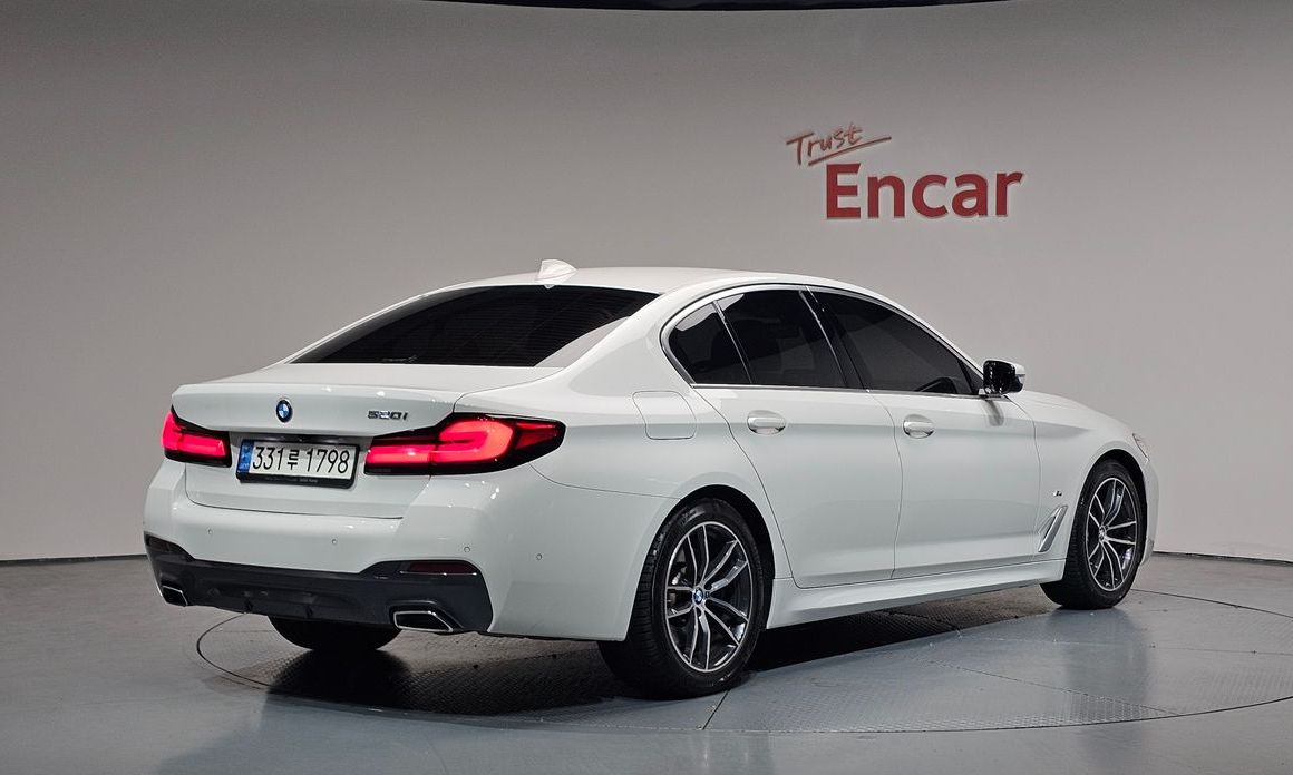 BMW 5-Series 2021