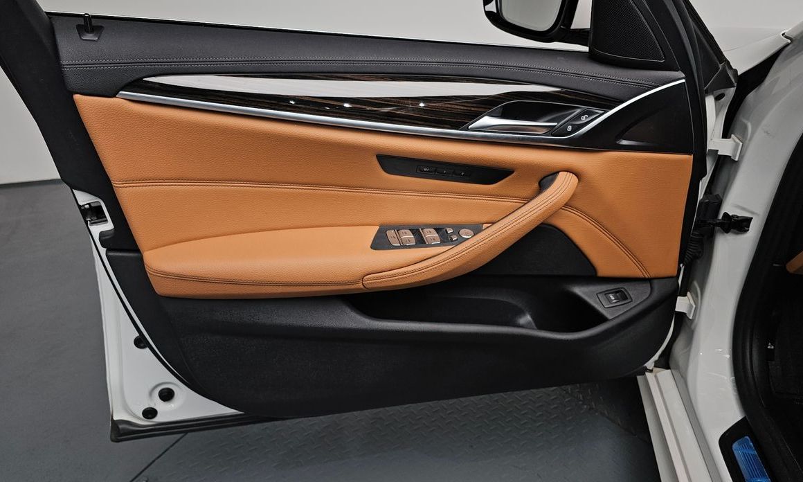 BMW 5-Series 2021